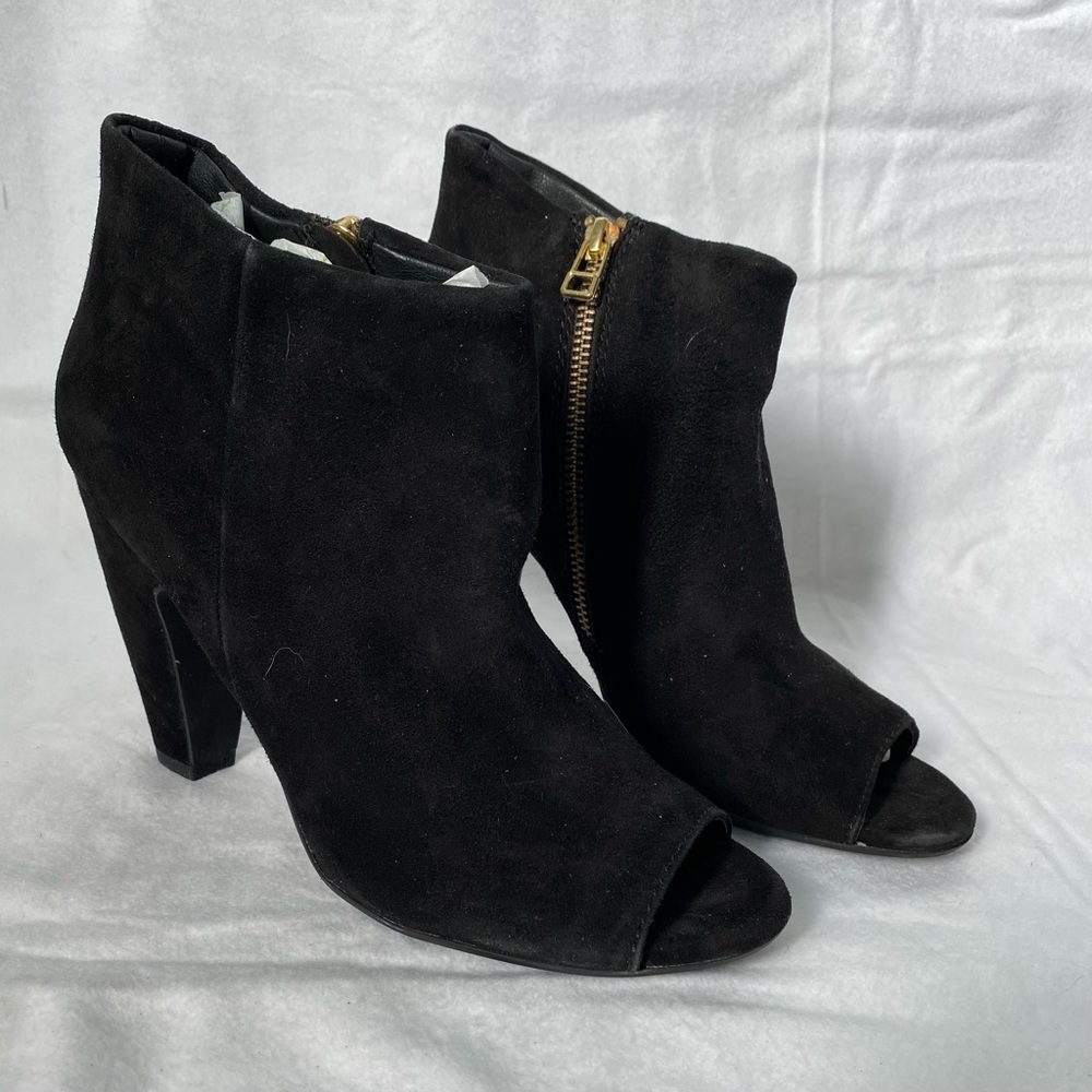 Steve Madden Peep Toe Zip Suede Heeled Bootie - never worn